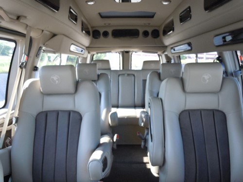 7 Seater Toyota Commuter